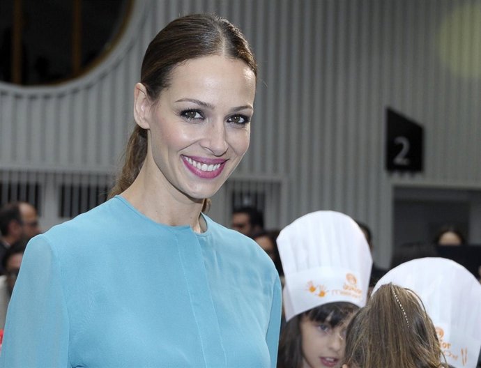 Eva González muy guapa                      