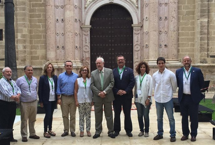 Los ¡populares' alcalareños acudieron a la comisión parlamentaria. 