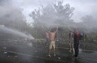 Serbia denuncia que Hungría ha empleado gases lacrimógenos a través de la frontera