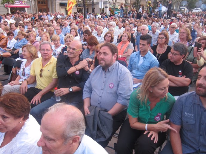 R.Romeva, O.Junqueras y la vpta.N.Munté (Junts pel sí)