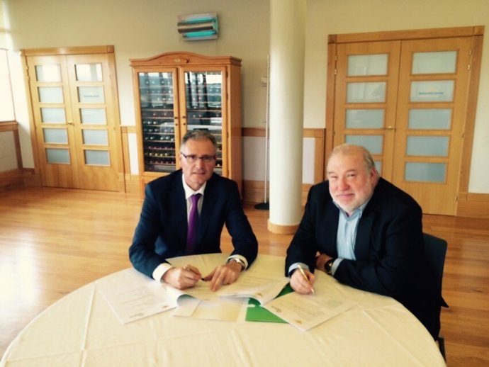 Acuerdo ARIAUTO y Caja Rural de Navarra