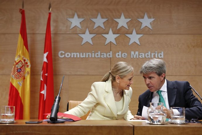 Cifuentes y Ángel Garrido en el Consejo de Gobierno