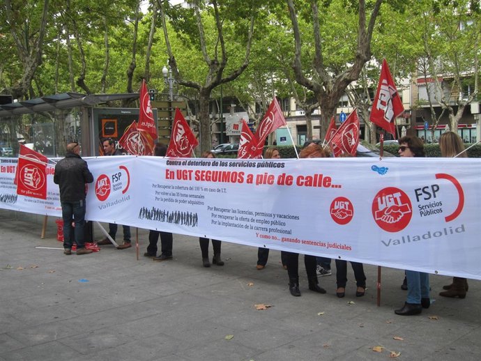 Concentración de FSP- UGT frente a la Consejería de Sanidad