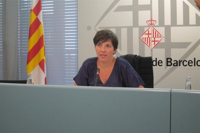  La Teniente De Alcalde L.Ortiz