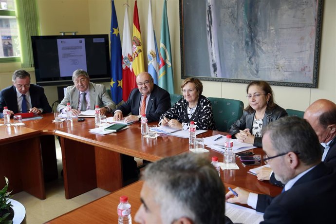 Constitución de la comisión de seguimiento del concierto UC-Sanidad