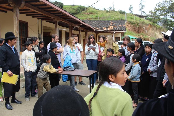 Estudiantes de la UC realizan un voluntariado en Ecuador