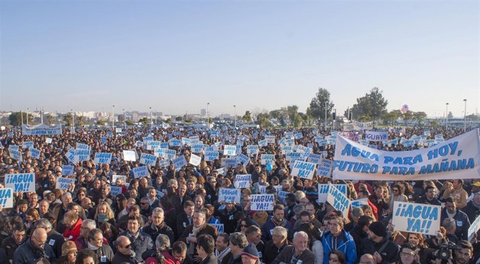 Manifestación en Huelva de la  Plataforma en Defensa de los Regadíos del Condado