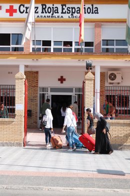 Llegada de sirios al centro de Cruz Roja en Puente Genil