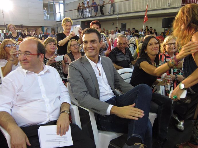 Pedro Sánchez y Miquel Iceta en un acto de campaña del 27S