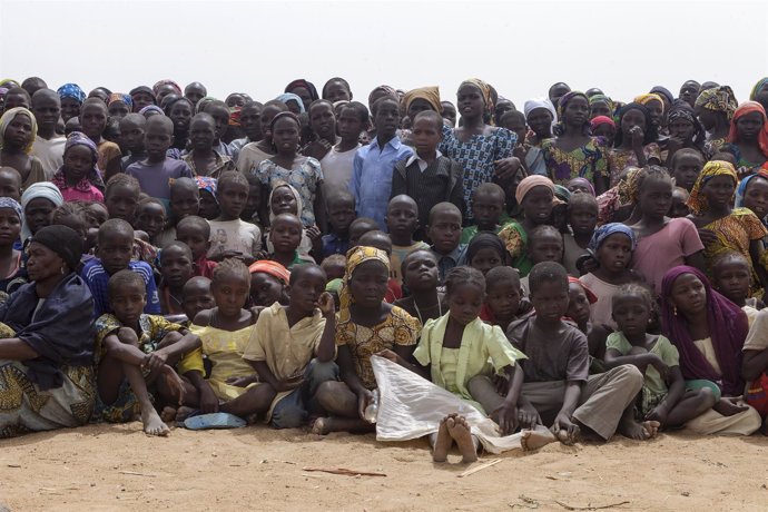 Niños nigerianos en un campo de refugiados de Camerún