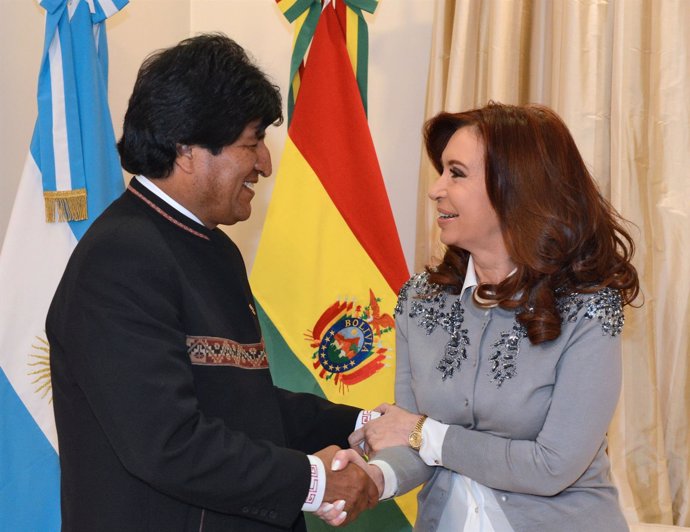 Los presidentes de Bolivia, Evo Morales, y Argentina, Cristina Fernández