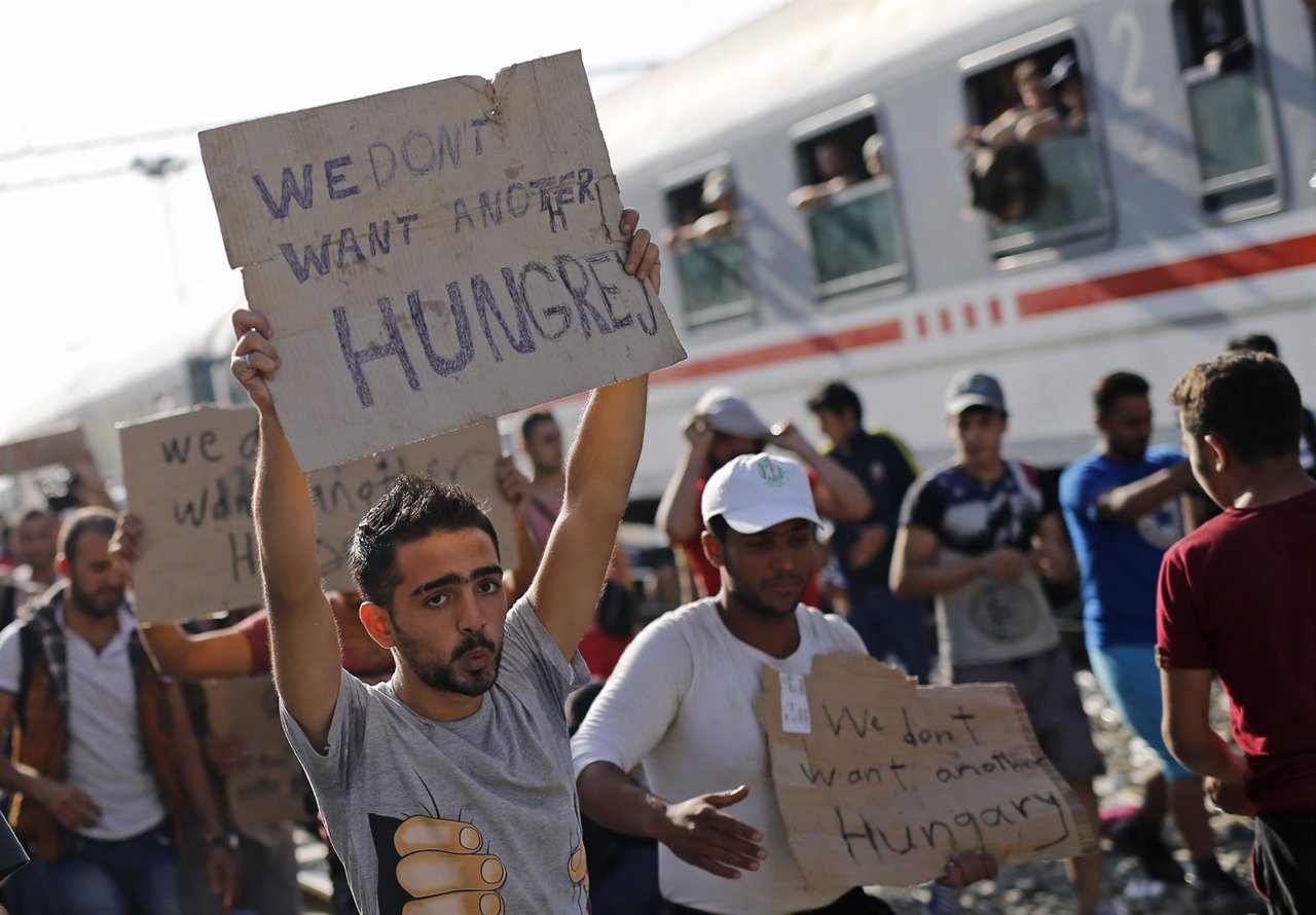 Refugiados protestan en la frontera de Croacia