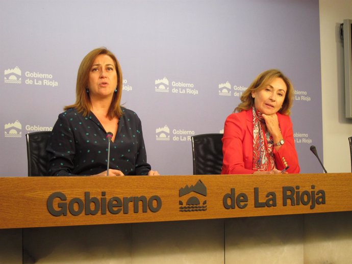 La portavoz del Gobierno Begoña Martínez y la consejera de Salud