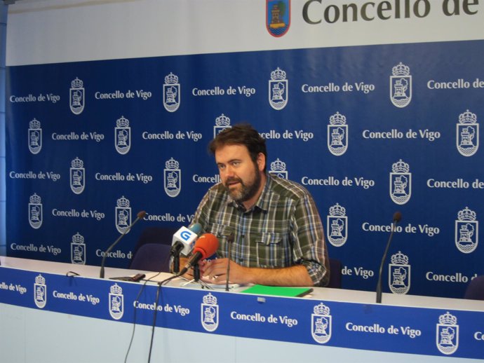 El portavoz de Marea de Vigo, Rubén Pérez
