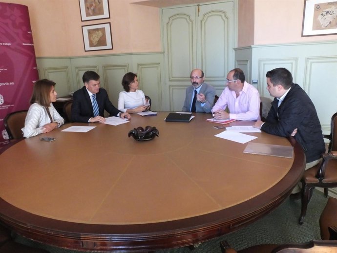 Reunión con la Junta de Cofradías
