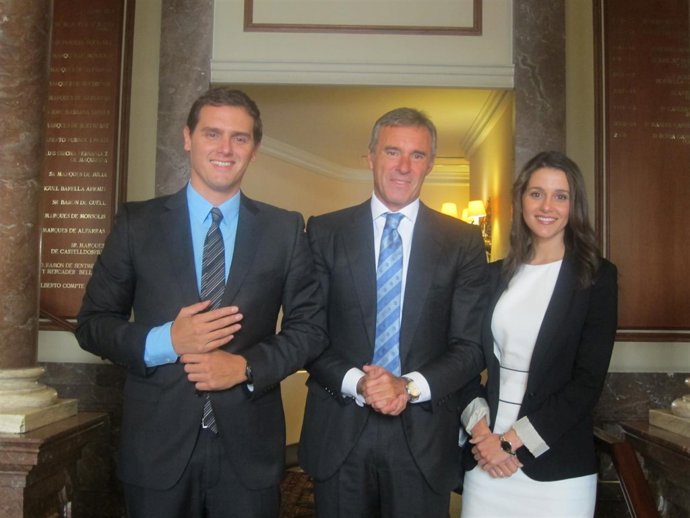 Albert Rivera, Inés Arrimadas (C's) y Borja García-Nieto, del Círculo Ecuestre