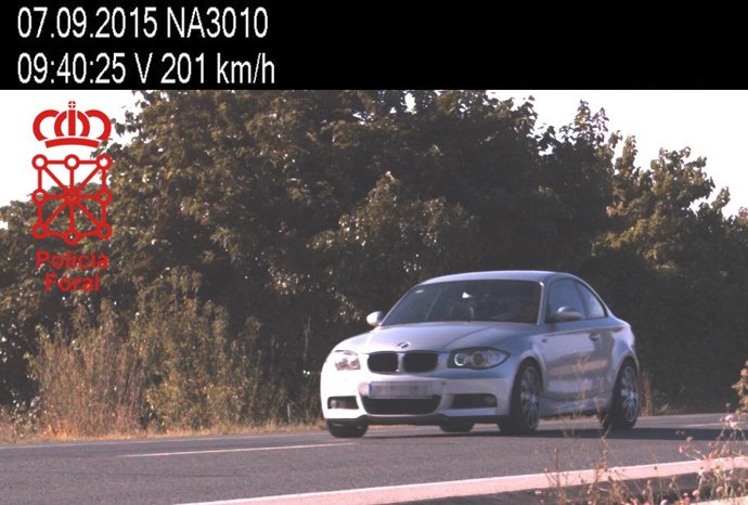 Imagen de un vehículo que circulaba a 201 km/h