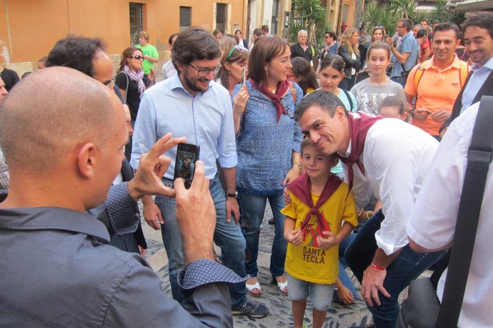 El líder del PSOE, Pedro Sánchez, visita Tarragona en campaña