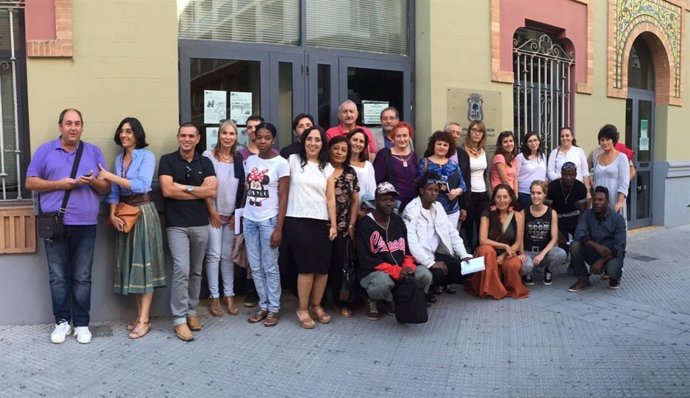 Reunión del Ayuntamiento de Huelva con asociaciones para ayuda a refugiados