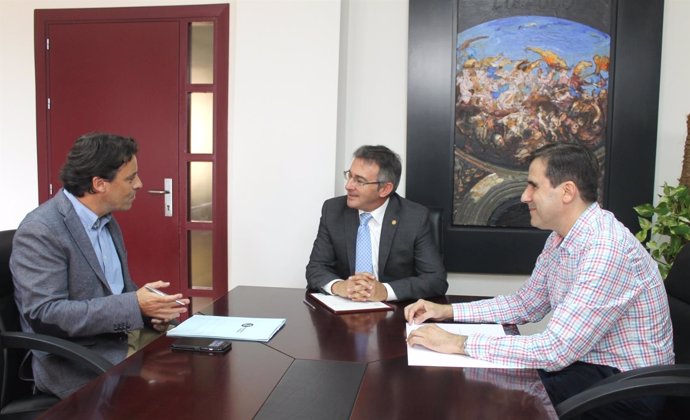 Reunión a propósito del Plan Estratégico de la ciudad de Huelva