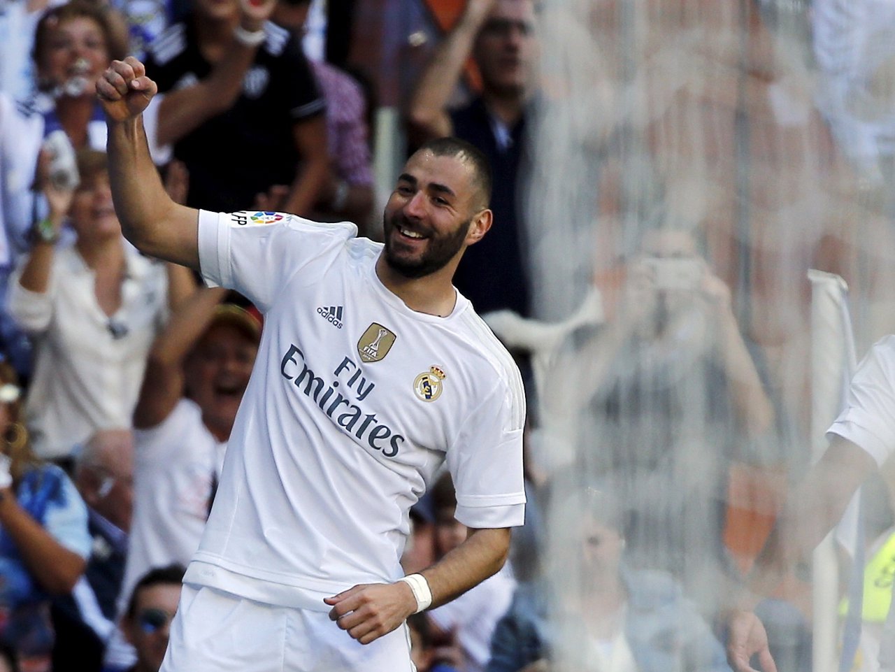  Karim Benzema Celebra El Gol Ante El Granada