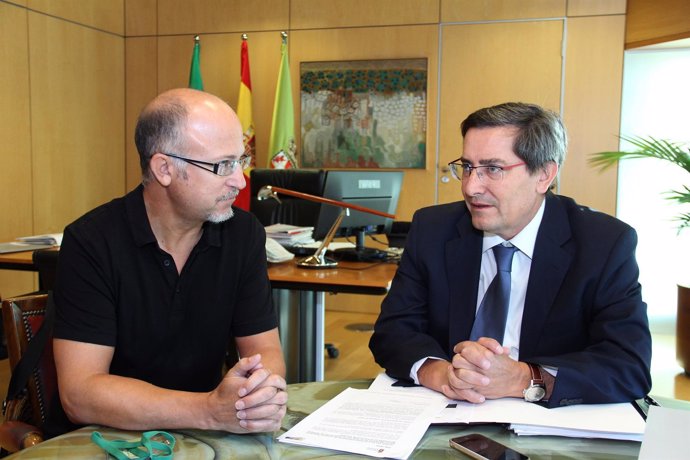 Reunión del presidente de la Diputación de Granada con Facua