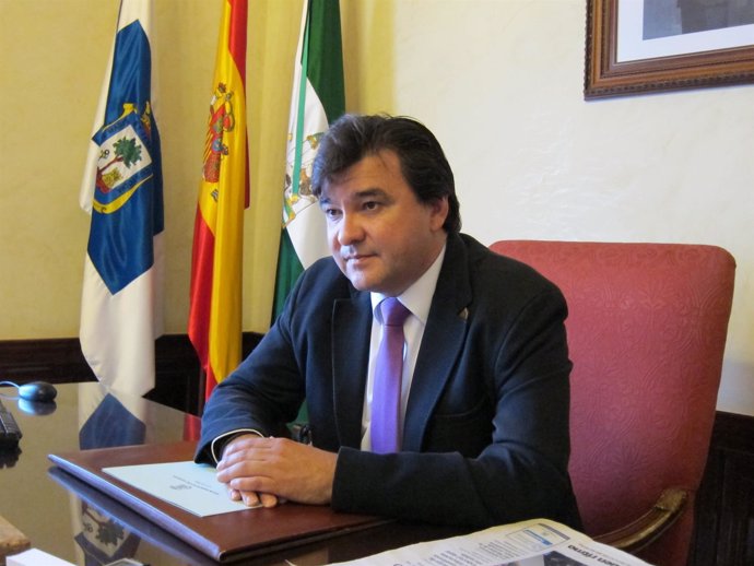 El alcalde de Huelva, Gabriel Cruz. 