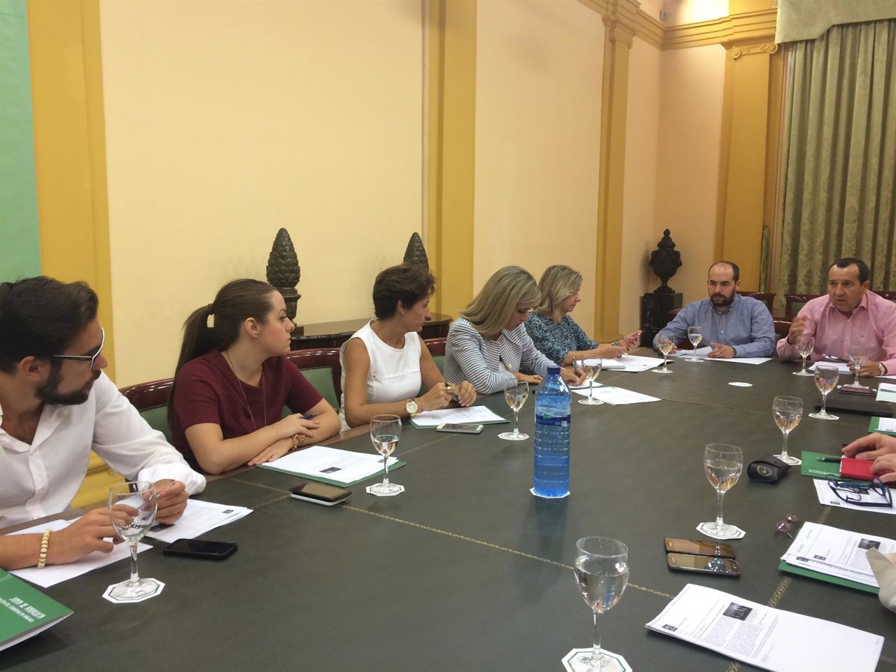 Ruiz Espejo, en la reunión para coordinar la llega de refugiados