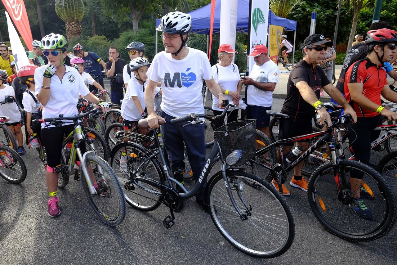 El alcalde de Málaga, Francisco de la Torre, en el Día de la Bicicleta
