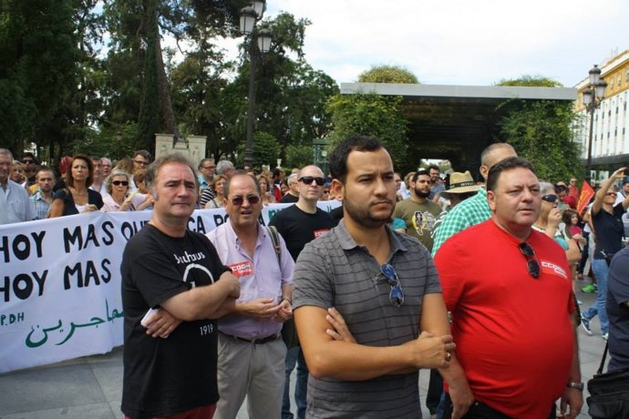 Concentración en solidaridad con refugiados