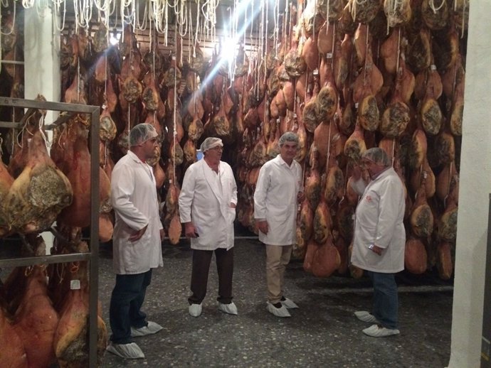 Visita del portavoz del PP-A en el Parlamento andaluz, Carlos Rojas, a Trevelez