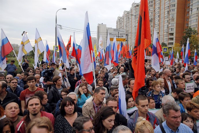 Miles de personas se manifiestan contra Putin en Moscú