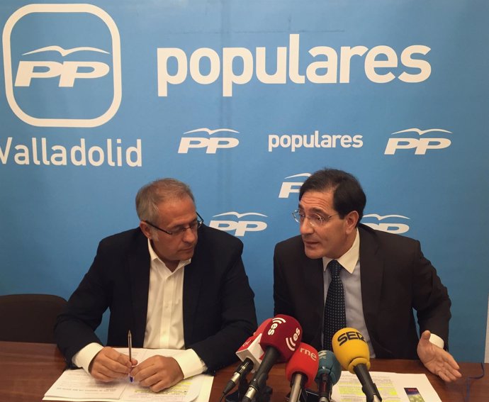 Los concejales del PP José Antonio Martínez Bermejo y Jesús Enríquez