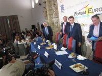 Feijóo identifica con "el miedo a gobernar" los cien primeros días de gobierno de las mareas