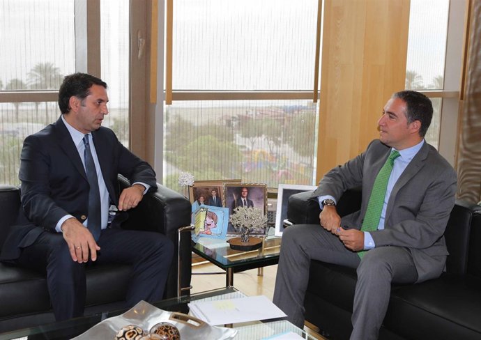 El consejero de Turismo, Francisco Javier Fernández, y Elías Bendodo