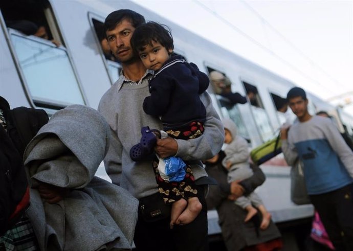 Los pediatras piden que se garantice la atención sanitaria de los niños refugiad