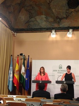 La presidenta de la Junta, Susana Díaz, en rueda de prensa