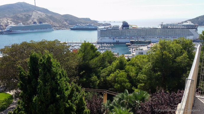 Llegada de tres cruceros a Cartagena