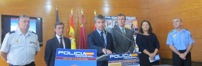 Ignacio Cosidó presenta los actos de la Policía Nacional 