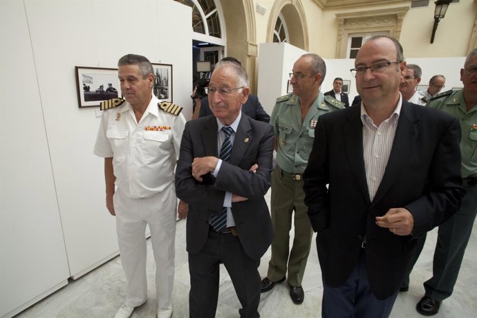 Momento del recorrido por la muestra