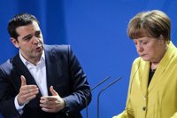 Merkel llama a Tsipras para felicitarle por su victoria