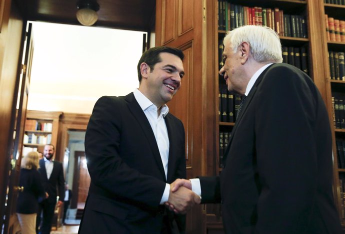 Tsipras recibe el encargo de formar gobierno del presidente griego