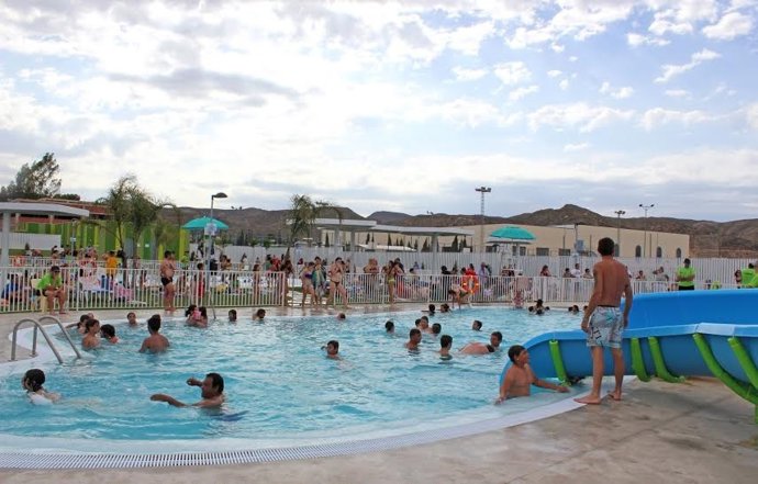 Piscina de evrano Puerto Lumbreras