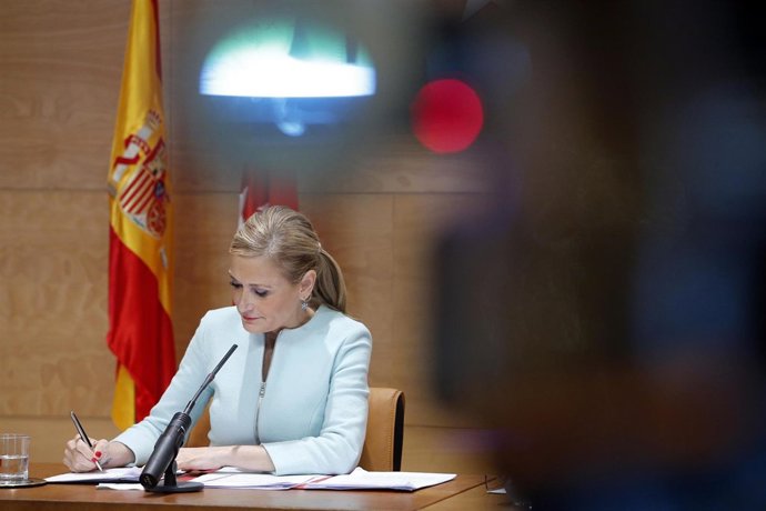 CIFUENTES PRESIDE LA REUNIÓN DEL CONSEJO DE Gobiernola Presidenta De La Comunida