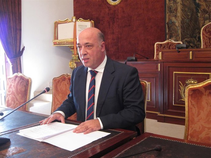 El presidente de la Diputación, Antonio Ruiz, en la rueda de prensa