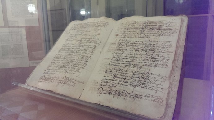 Libro documento archivo municipal málaga felipe el hermoso  fallecimiento muerte