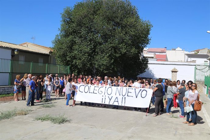Protesta de padres del colegio La Misericordia