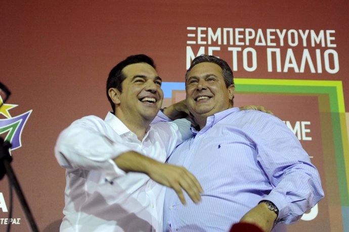 El líder de SYRIZA, Tsipras, y el de Griegos Independientes, Panos Kammenos