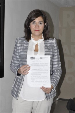 Sisana Gaspar con la iniciativa presentada