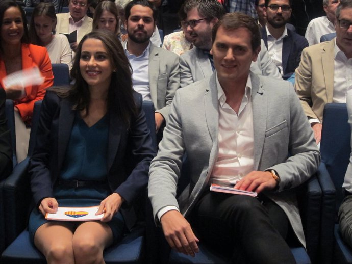 La candidata de C's a la Generalitat, Inés Arrimadas y Albert Rivera